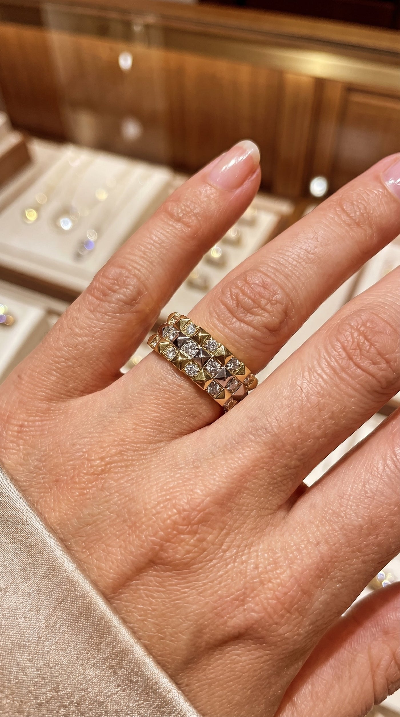 Stellar Edge Two-Tone Diamond Band Round Brilliant Cut Diamond ( 0.75 - 1.00 ct. ), view 2