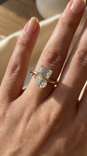 Toi et Moi Emerald and Pear Shape Diamonds Fashion Ring, view 2