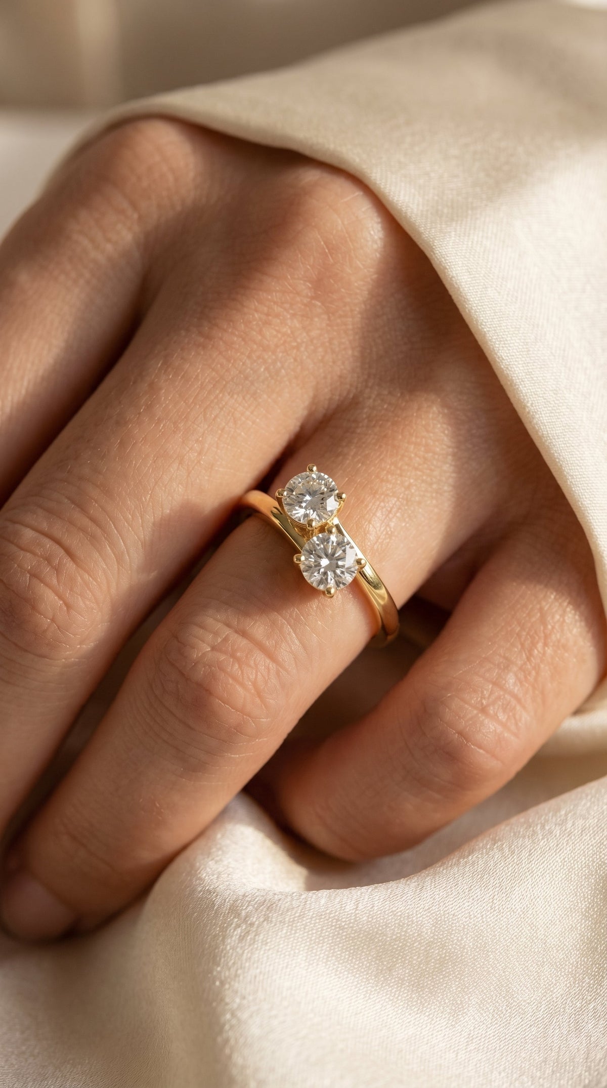 Toi et Moi Ring with Two Round Brilliant Diamonds, view 2