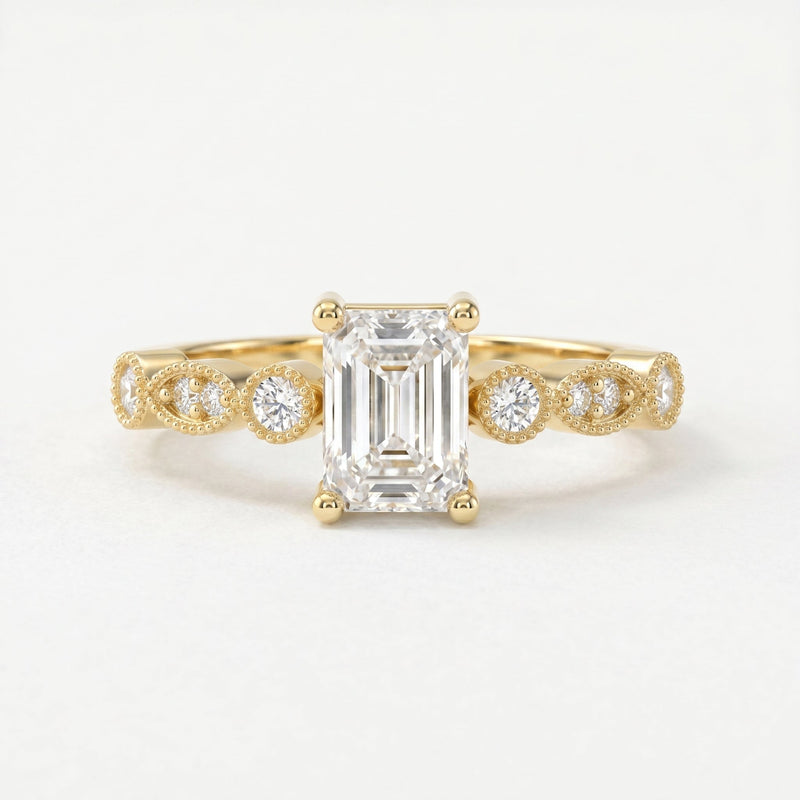 Antique Line Emerald Ring, view 1