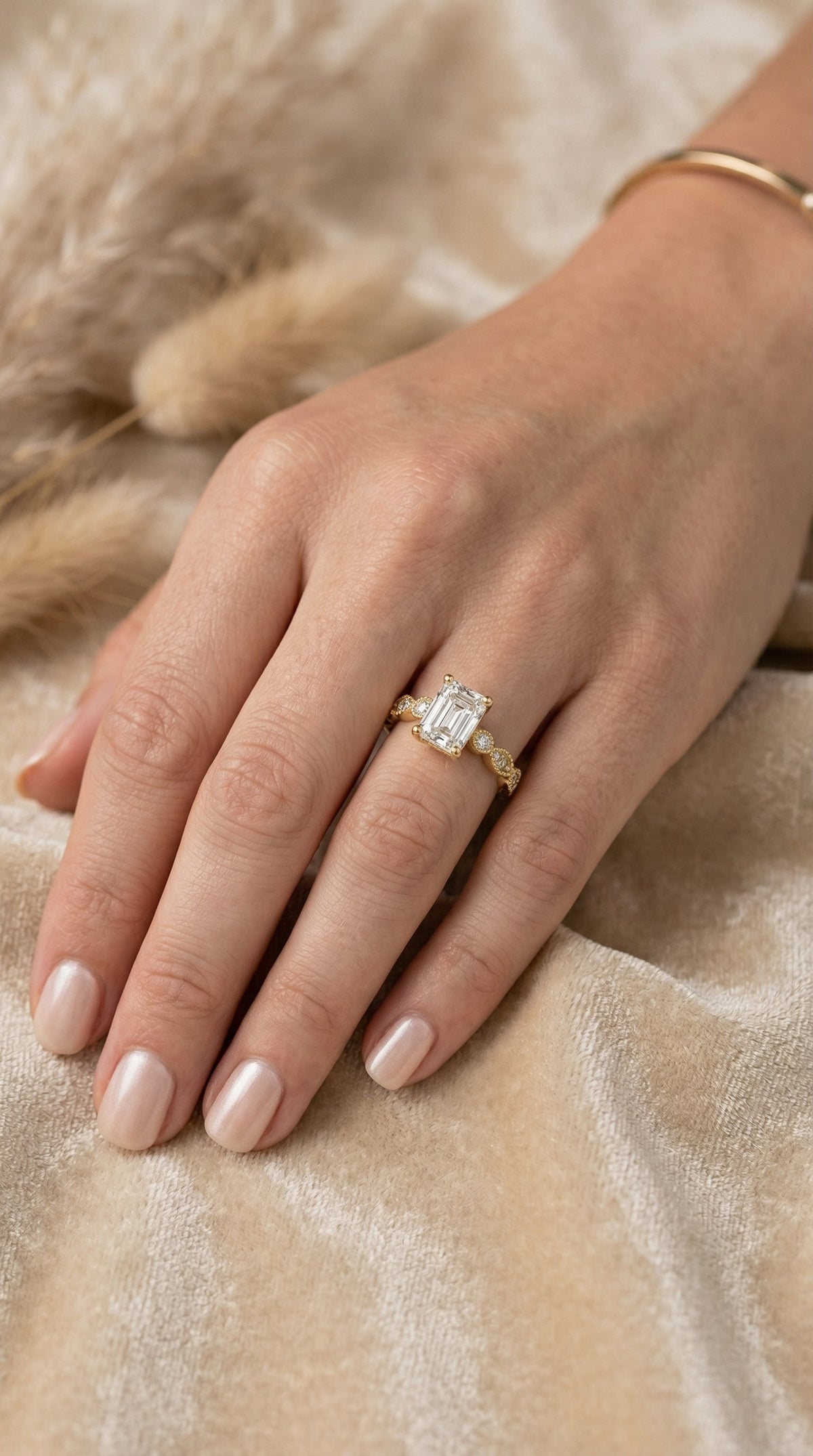 Antique Line Emerald Ring, view 2