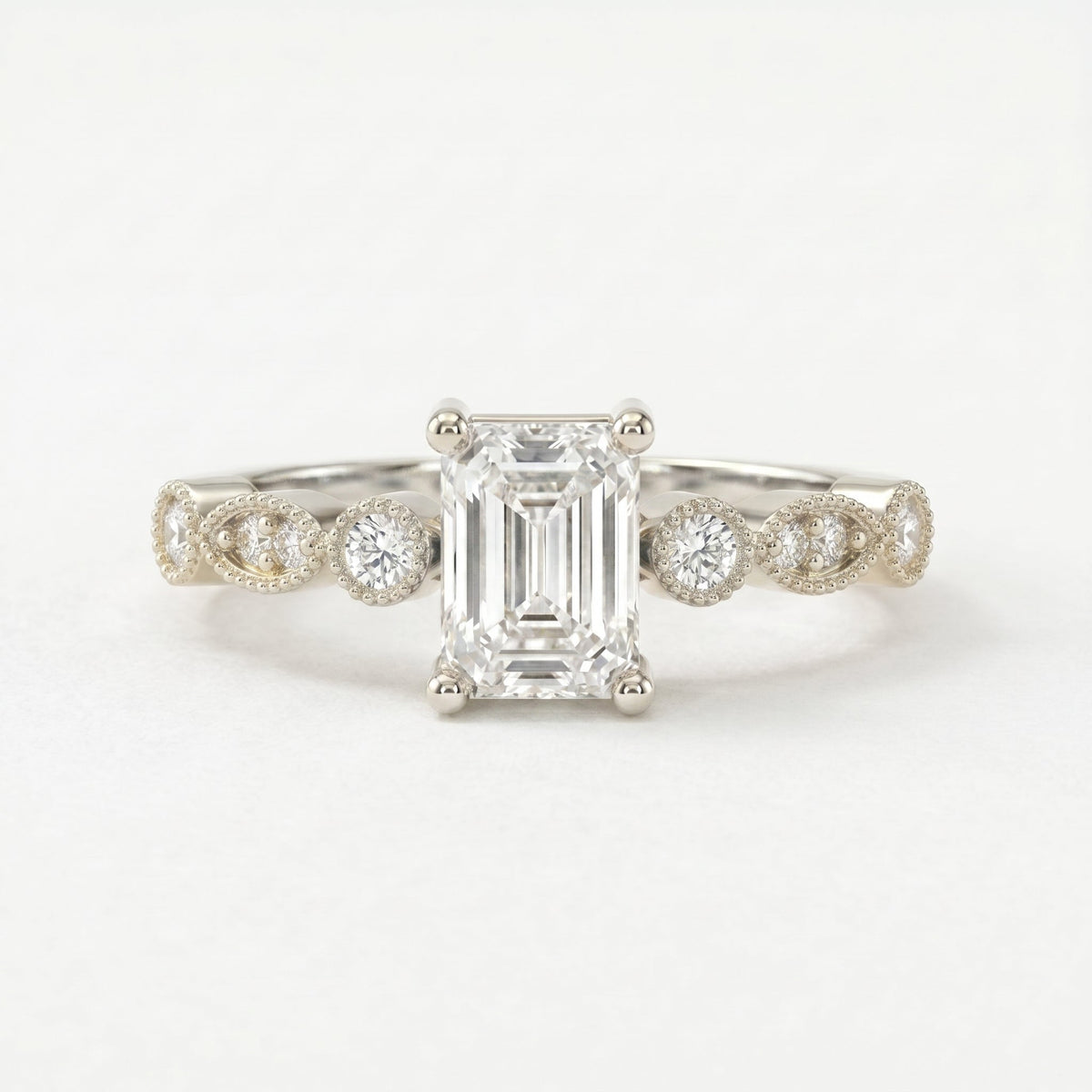 Antique Line Emerald Ring, view 3