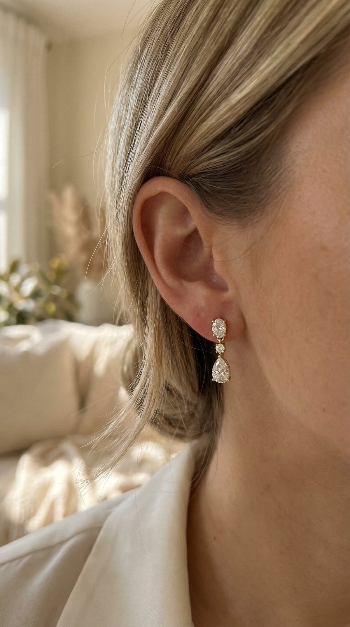 Elegant Diamond Drop Dangle Earring, view 2