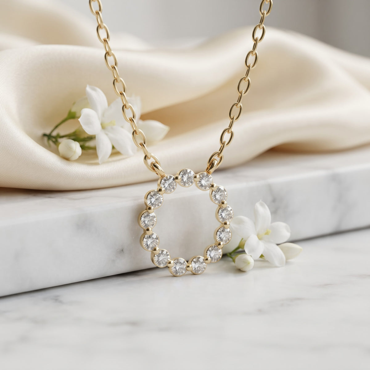 Round Diamond Circle Pendant Necklace, image 5