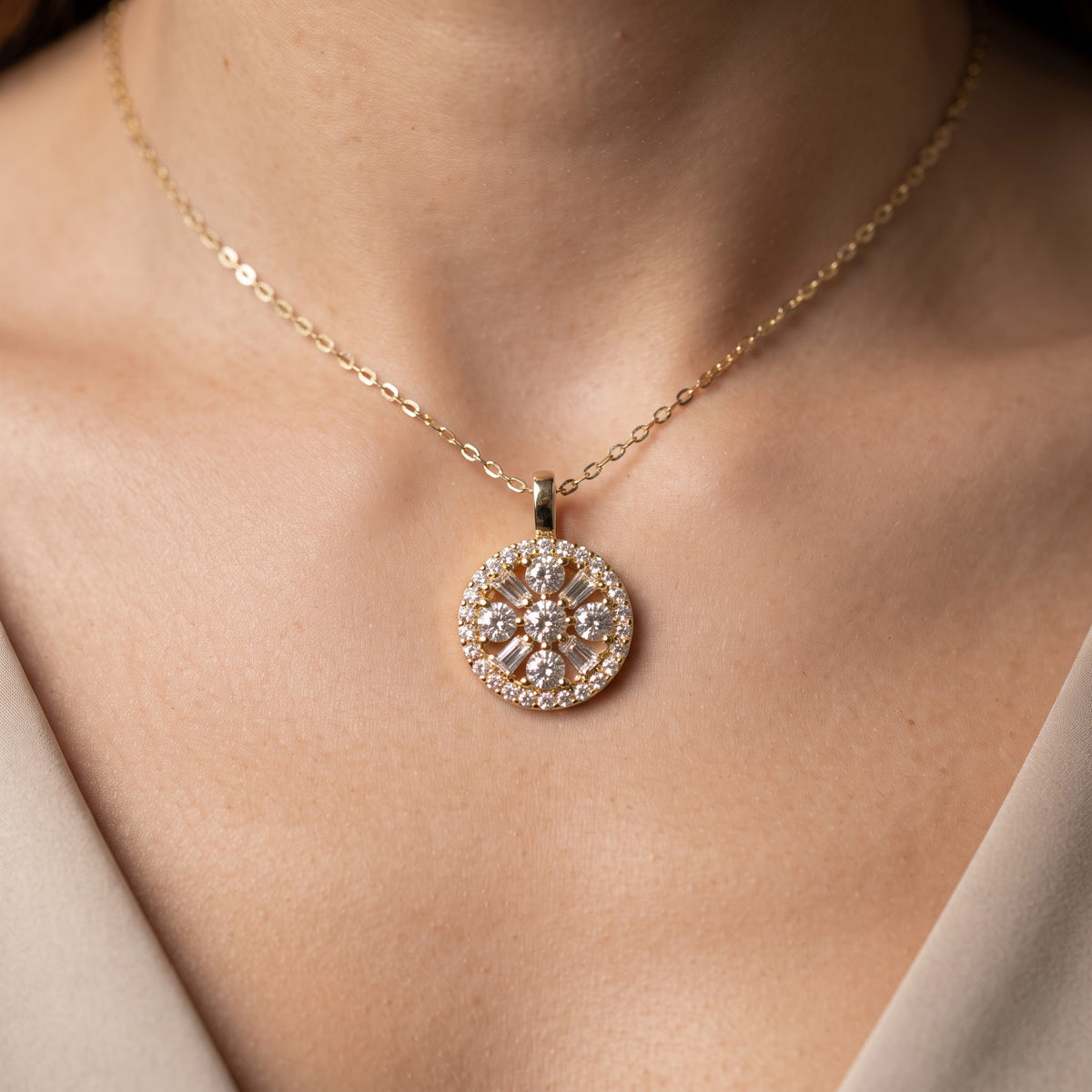 Round Diamond Cluster Halo Pendant Necklace, image 6