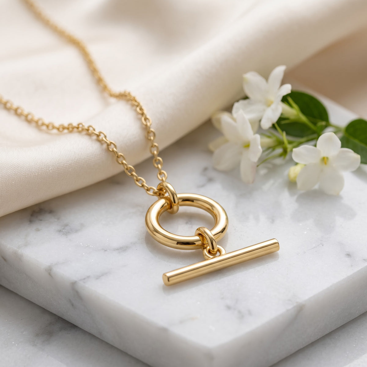 Toggle Metal Pendant Necklace, image 3
